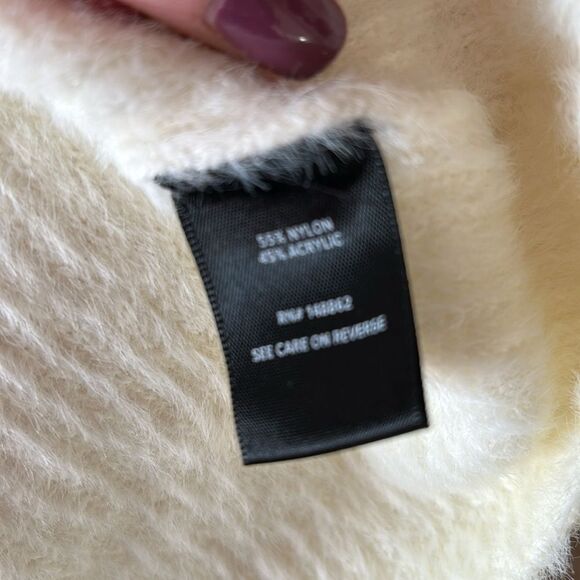 NWT Torrid Fuzzy Pullover Ivory Sweater(size 18/20) - Picture 6 of 6
